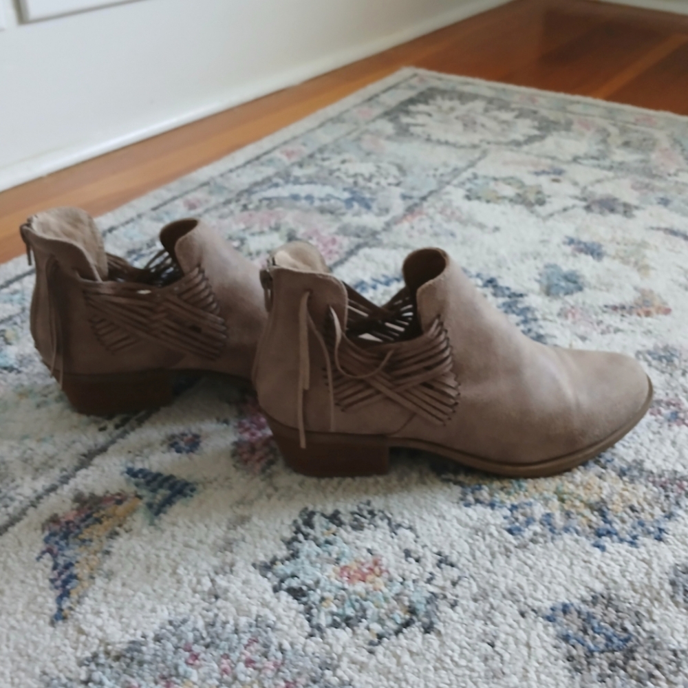 Women's size 9 ankle boots